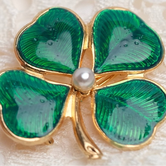 Enamel Shamrock Brooch Lucky 4 Leaf Clover 🍀 🙌🏻✨⏰💭🤝⌛️ - Picture 1 of 9
